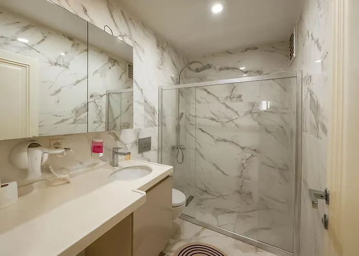 Gold - Bakirkoey Center Apartment *